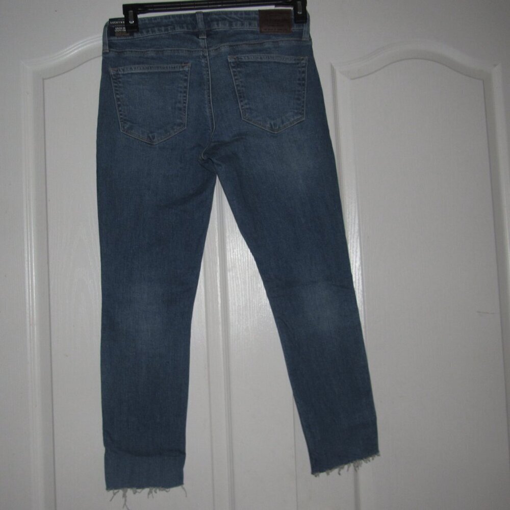 NWT LUCKY BRAND Lolita Crop Mid Rise Curvy Fit Raw Hem Jeans Size 4/27 - Picture 4 of 10
